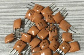10.000 MHz ceramic oscillator with caps