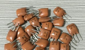 12.000 MHz ceramic oscillator with caps